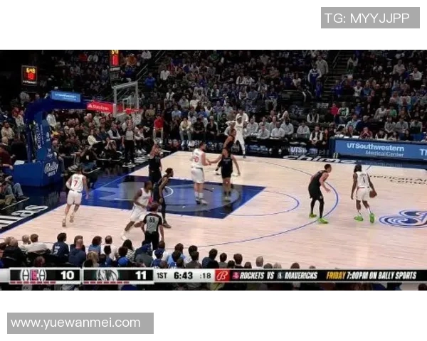 姚明在NBA赛场上的舞步与篮球技艺的完美结合 姚明在NBA赛场上的舞步与篮球技艺的完美结合